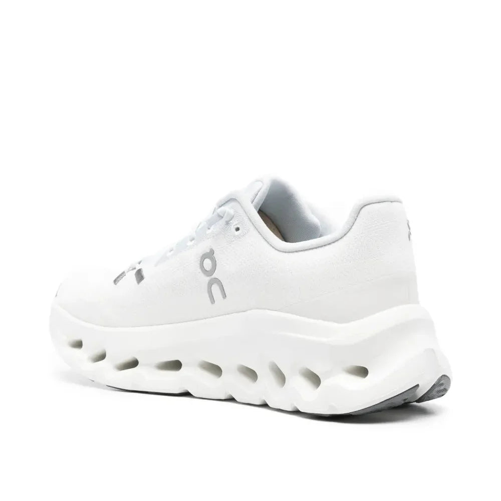 On Cloudtilt Glacier