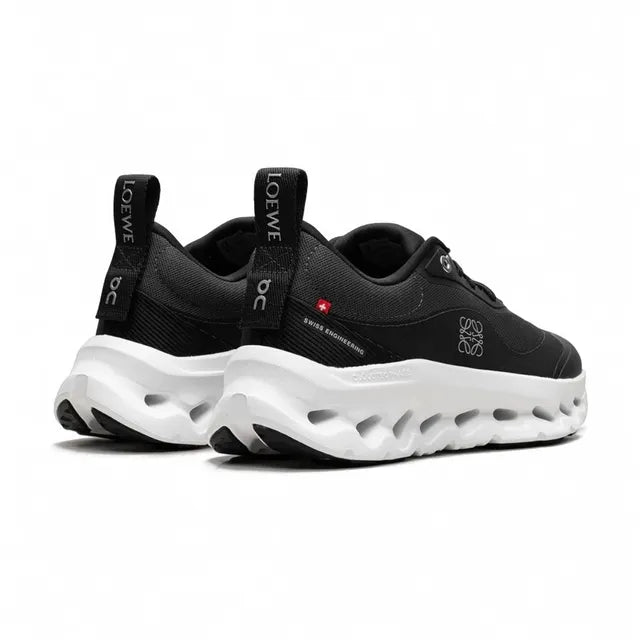 On Running Cloudtilt x Black | White